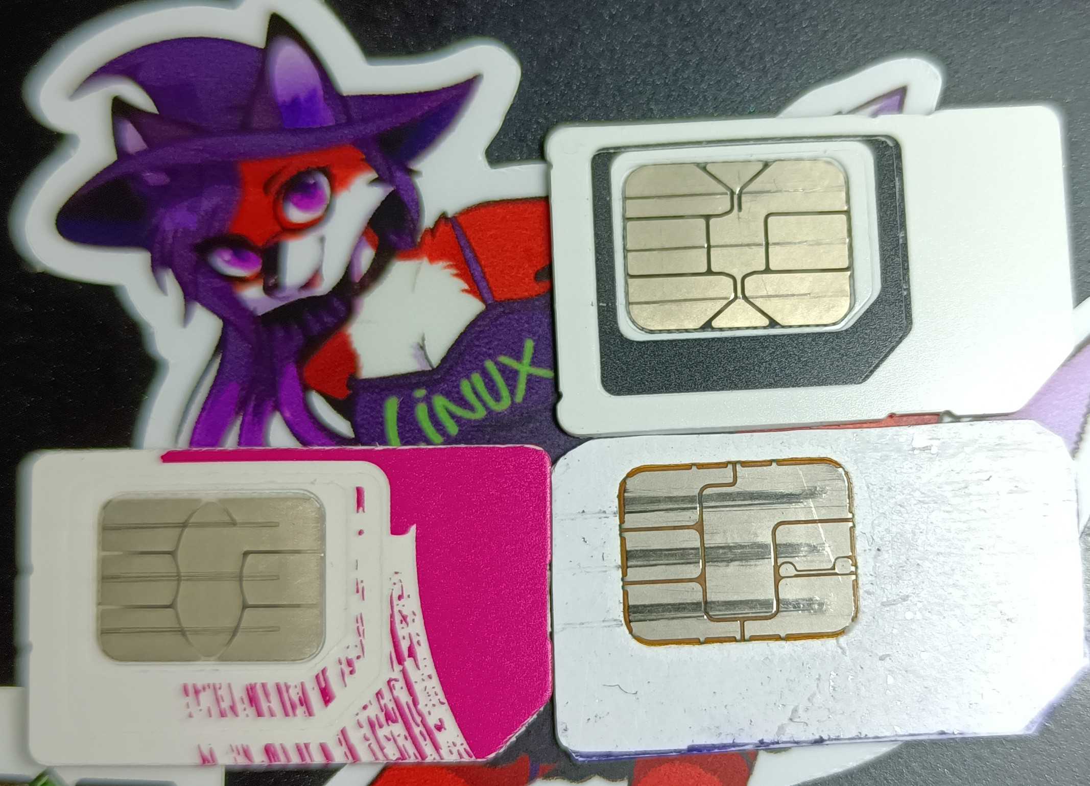 The thing next to T-Mobile and GiffGaff SIMs