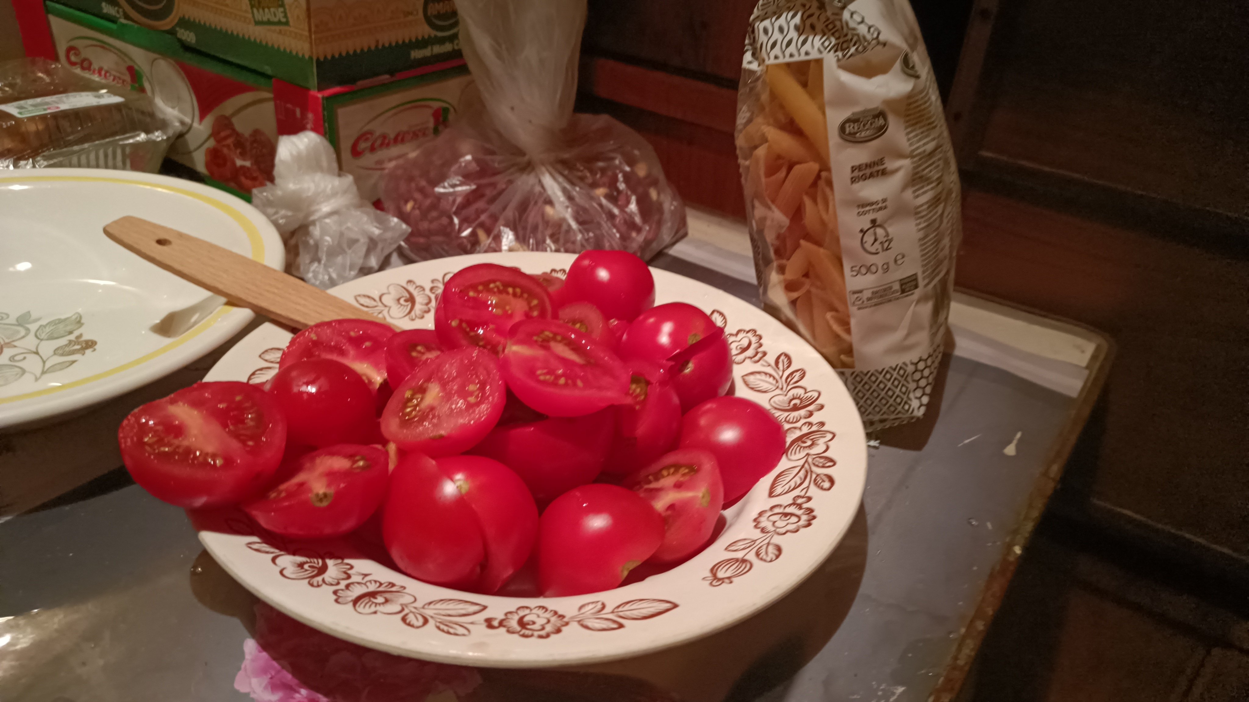 Washed tomatoes and pasta